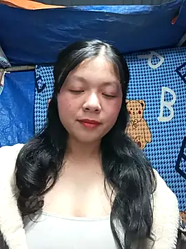 lisa-bae00 online show from 11/28/25, 11:57