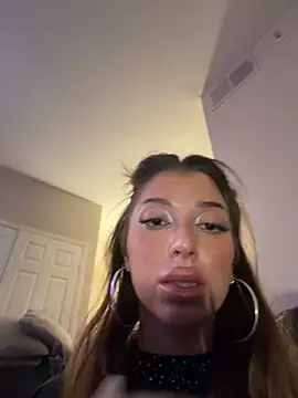 babygirlxchlo online show from 11/02/25, 10:50