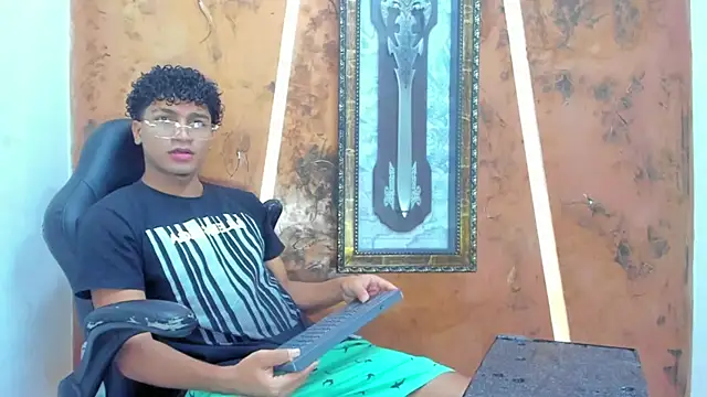 Snapshot of Iaan_Dalton_ chatting on 11/06/25, 01:01 Iaan Dalton online show from 11/06/25, 01:01