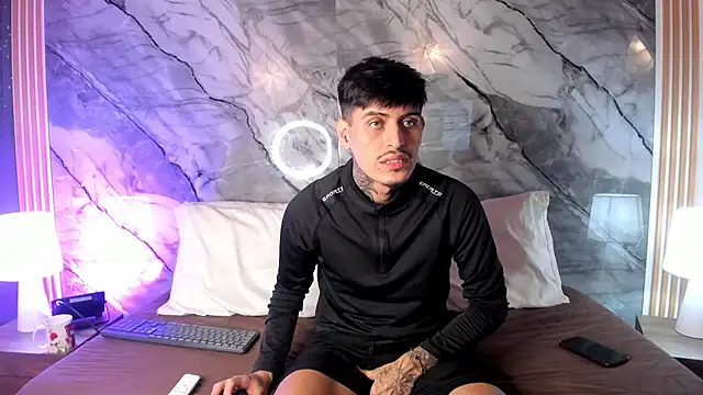 enzorodriguezz online show from 11/11/25, 01:00