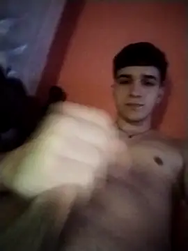 Snapshot of Danii2005 chatting on 10/27/25, 01:37 Danii2005 online show from 10/27/25, 01:37