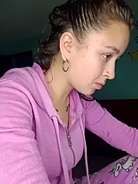 Snapshot of Adhara-Bunny chatting on 10/24/25, 04:53 Adhara-Bunny online show from 10/24/25, 04:53