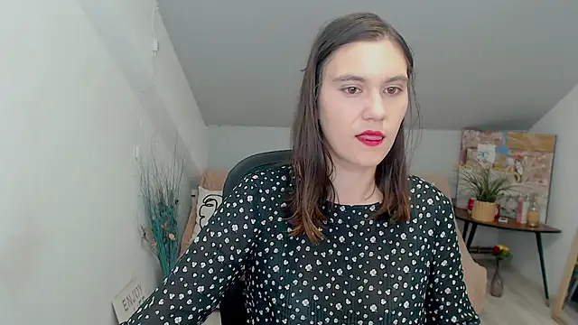 Snapshot of IzzyMonro chatting on 10/23/25, 04:17 IzzyMonro online show from 10/23/25, 04:17