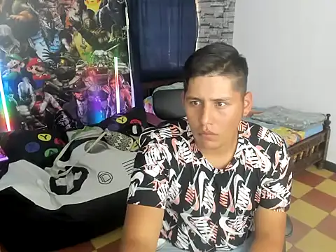 Snapshot of maiker_lozano_ chatting on 10/21/25, 06:52 maiker lozano online show from 10/21/25, 06:52