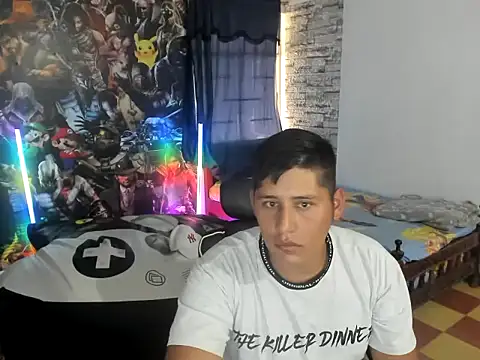 Snapshot of maiker_lozano_ chatting on 10/22/25, 05:56 maiker lozano online show from 10/22/25, 05:56