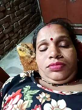 Snapshot of Hot_mona1 chatting on 11/18/25, 05:28 Hot mona1 online show from 11/18/25, 05:28