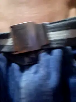 Snapshot of ykodax chatting on 10/21/25, 12:00 ykodax online show from 10/21/25, 12:00