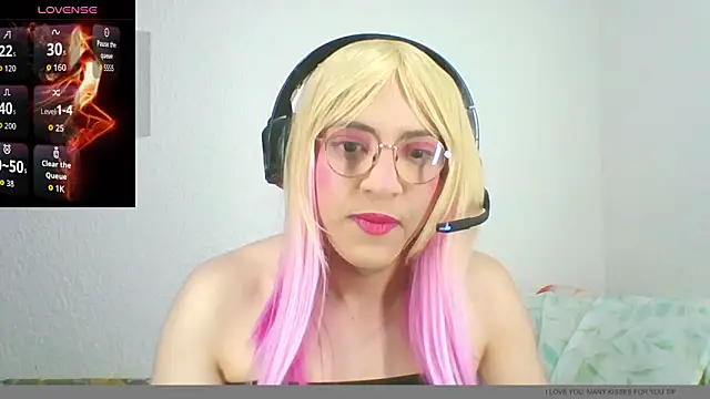 Snapshot of Mercie_11 chatting on 10/23/25, 03:39 Mercie 11 online show from 10/23/25, 03:39