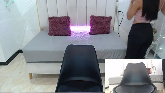 Snapshot of Sidney_Brownn chatting on 10/26/25, 10:15 Sidney Brownn online show from 10/26/25, 10:15