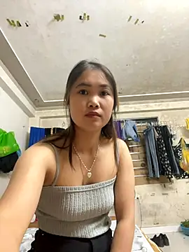 Snapshot of show-hana chatting on 10/22/25, 04:07 show-hana online show from 10/22/25, 04:07