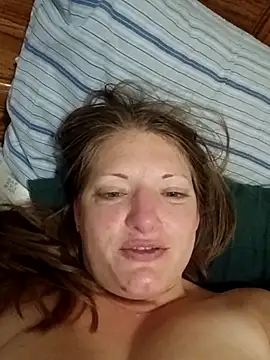 Snapshot of creamylittlecupcake chatting on 10/24/25, 06:10 creamylittlecupcake online show from 10/24/25, 06:10