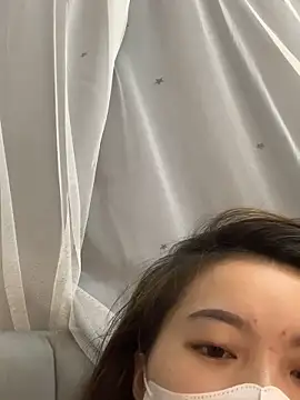 Snapshot of helo-kitty chatting on 10/23/25, 07:34 helo-kitty online show from 10/23/25, 07:34