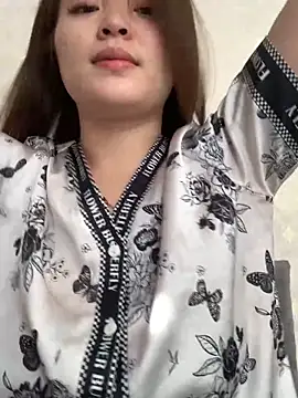 Snapshot of helo-kitty chatting on 10/30/25, 08:38 helo-kitty online show from 10/30/25, 08:38