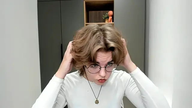 Snapshot of MelodyBaur chatting on 10/24/25, 09:17 MelodyBaur online show from 10/24/25, 09:17