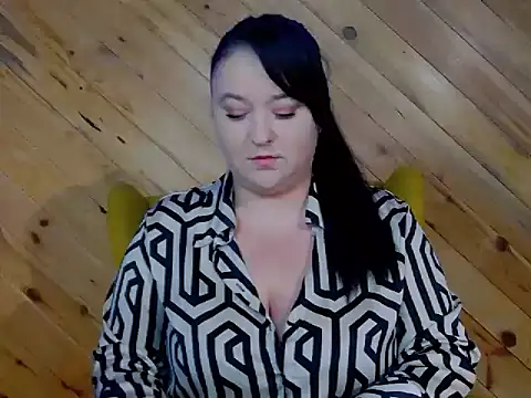 Snapshot of SensualCrisa chatting on 10/27/25, 05:11 SensualCrisa online show from 10/27/25, 05:11