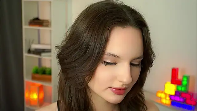Snapshot of AlonaBackers chatting on 10/25/25, 10:12 AlonaBackers online show from 10/25/25, 10:12