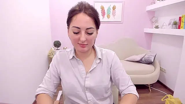 Snapshot of NoraSimons chatting on 10/28/25, 10:30 NoraSimons online show from 10/28/25, 10:30