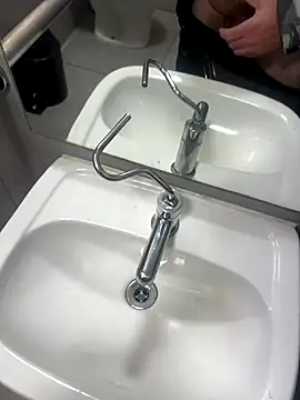 Cannavaro5 online show from 10/22/25, 03:34