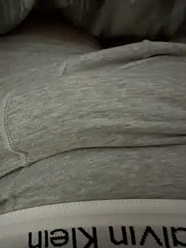 Snapshot of Smithy095 chatting on 10/24/25, 10:17 Smithy095 online show from 10/24/25, 10:17