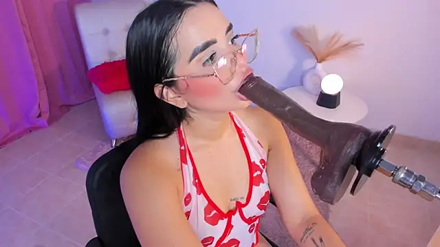 Snapshot of laana_foxx chatting on 10/28/25, 03:21 laana foxx online show from 10/28/25, 03:21