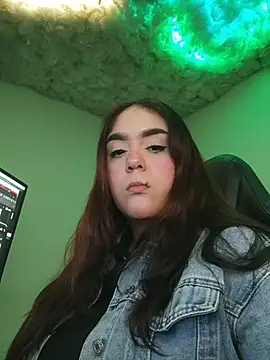 Snapshot of mirandahvelez chatting on 10/23/25, 08:29 mirandahvelez online show from 10/23/25, 08:29