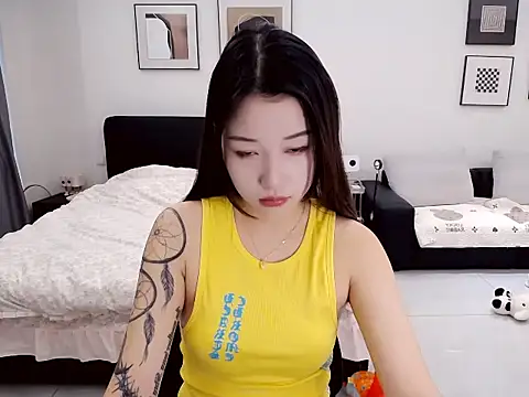 Snapshot of minnie-kk chatting on 10/23/25, 07:51 minnie-kk online show from 10/23/25, 07:51