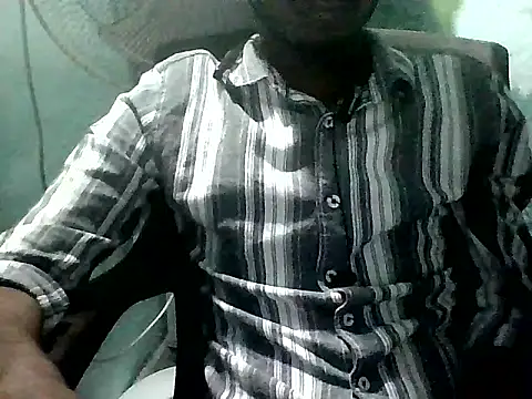 Snapshot of Aesthetic_couple chatting on 10/22/25, 12:16 Aesthetic couple online show from 10/22/25, 12:16