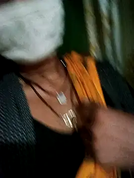 Snapshot of Hot_princess_1 chatting on 11/16/25, 04:12 Hot princess 1 online show from 11/16/25, 04:12