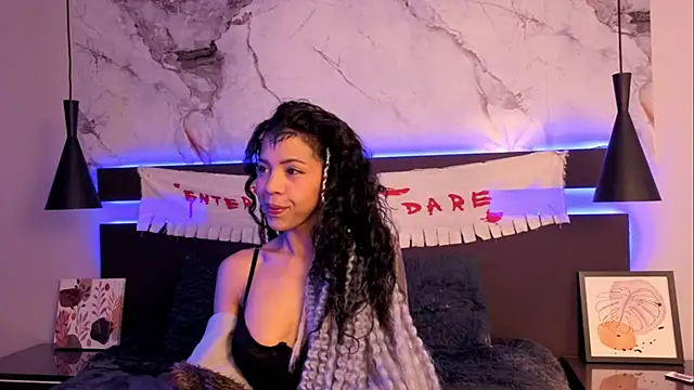 Snapshot of EvaaLilith chatting on 10/25/25, 02:35 EvaaLilith online show from 10/25/25, 02:35