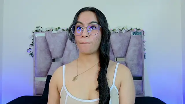 Snapshot of Iris_mandarinne chatting on 11/02/25, 07:27 Iris mandarinne online show from 11/02/25, 07:27