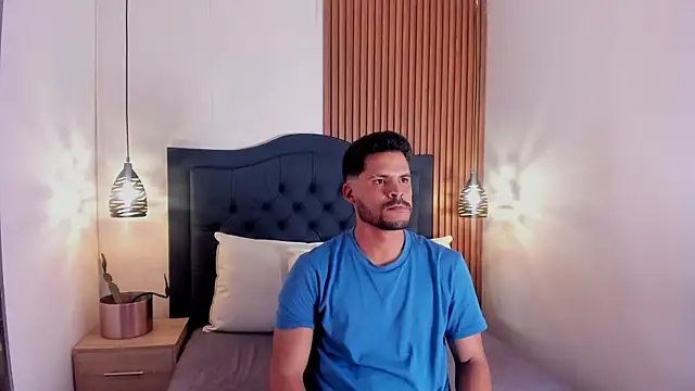 Snapshot of Hamilton_0 chatting on 10/25/25, 07:52 Hamilton 0 online show from 10/25/25, 07:52