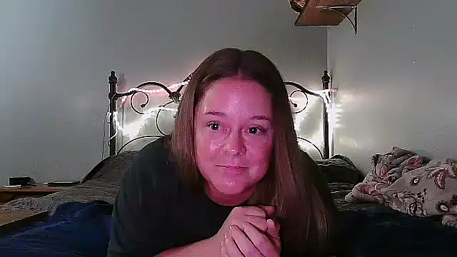 Snapshot of Artgirlie31 chatting on 10/25/25, 03:58 Artgirlie31 online show from 10/25/25, 03:58