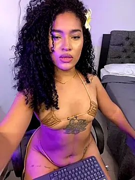 Snapshot of Georgina_x chatting on 10/26/25, 01:44 Georgina x online show from 10/26/25, 01:44
