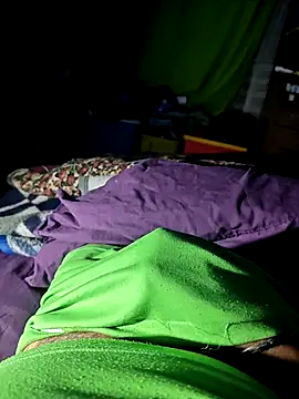 Snapshot of mbrc35 chatting on 10/23/25, 04:23 mbrc35 online show from 10/23/25, 04:23