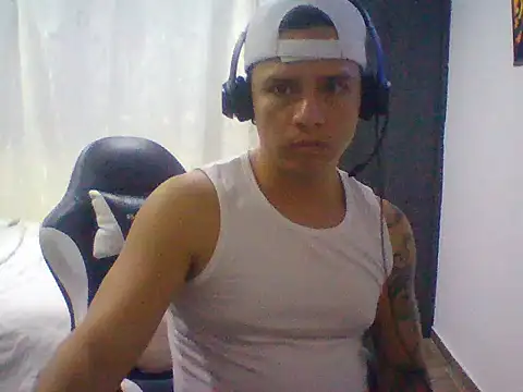 Snapshot of JuanPabloBocanegra chatting on 10/23/25, 05:29 JuanPabloBocanegra online show from 10/23/25, 05:29