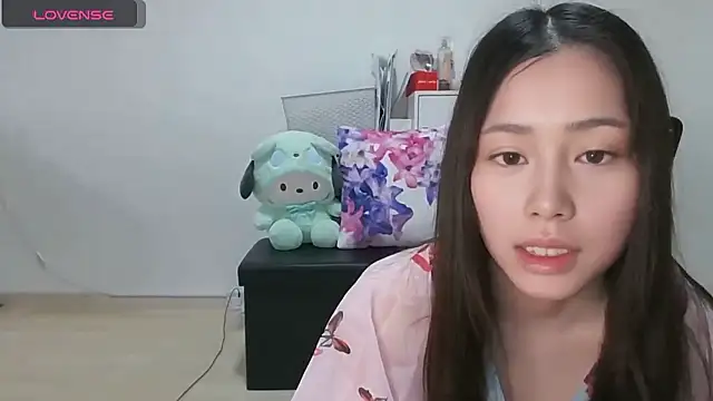 Snapshot of rinrincom chatting on 11/08/25, 11:32 rinrincom online show from 11/08/25, 11:32