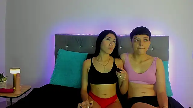 chloee gomez online show from 11/19/25, 11:16