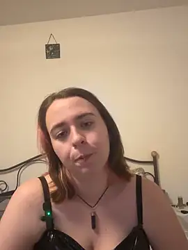 Snapshot of Latexaddictx_ chatting on 10/25/25, 07:08 Latexaddictx  online show from 10/25/25, 07:08