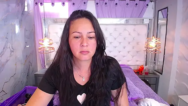 Snapshot of Melissa-roberts chatting on 10/24/25, 06:04 Melissa-roberts online show from 10/24/25, 06:04