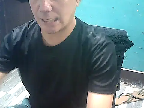 Snapshot of yourasiandesire69 chatting on 10/24/25, 10:33 yourasiandesire69 online show from 10/24/25, 10:33