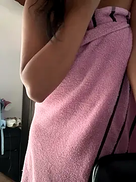 Snapshot of aurora_smith7 chatting on 11/08/25, 01:22 aurora smith7 online show from 11/08/25, 01:22