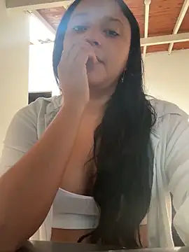 Snapshot of aurora_smith7 chatting on 11/19/25, 01:44 aurora smith7 online show from 11/19/25, 01:44