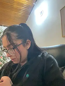 Snapshot of Kloe_Novoa chatting on 10/29/25, 02:08 Kloe Novoa online show from 10/29/25, 02:08