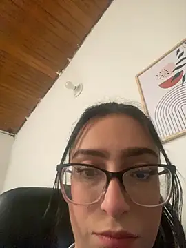 Snapshot of Kloe_Novoa chatting on 10/31/25, 01:56 Kloe Novoa online show from 10/31/25, 01:56