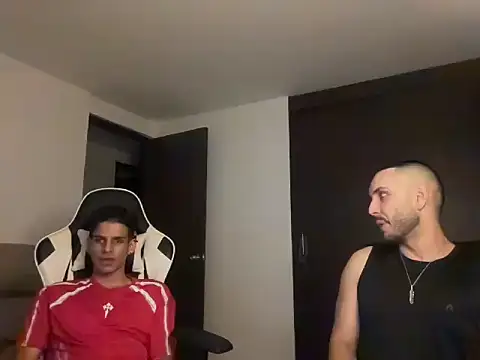 Snapshot of lionandreough chatting on 11/02/25, 12:24 lionandreough online show from 11/02/25, 12:24