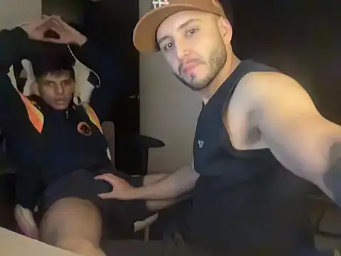 Snapshot of lionandreough chatting on 11/06/25, 12:22 lionandreough online show from 11/06/25, 12:22