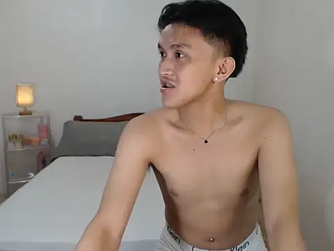 Snapshot of Lust_Motion chatting on 10/28/25, 09:35 Lust Motion online show from 10/28/25, 09:35