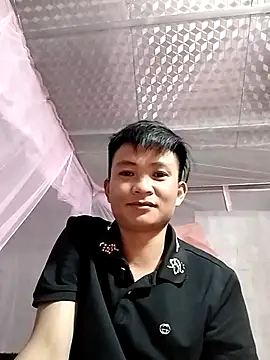 Snapshot of Wet_x chatting on 10/31/25, 02:07 Wet x online show from 10/31/25, 02:07