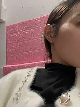 Snapshot of Tina_x chatting on 11/16/25, 04:34 Tina x online show from 11/16/25, 04:34