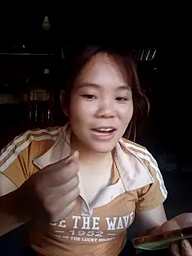 Snapshot of Bany_x chatting on 10/28/25, 01:53 Bany x online show from 10/28/25, 01:53